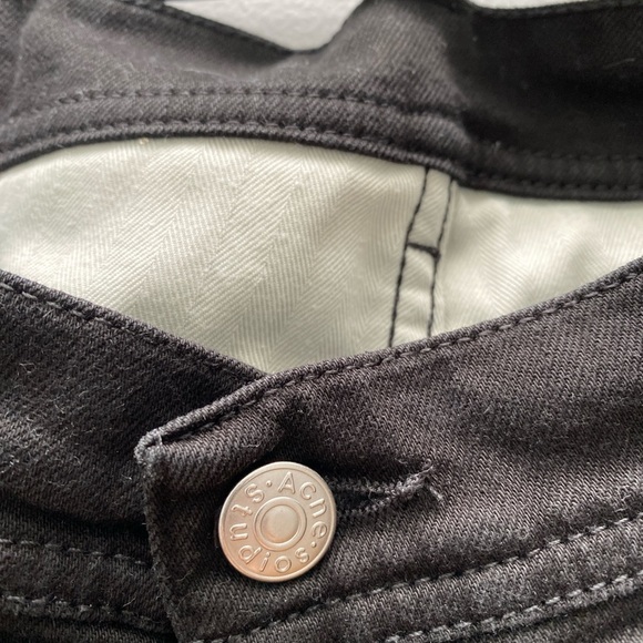 Acne Studios - Blå Konst Floragatan 13 Jeans in North Stay Black - Picture 6 of 8